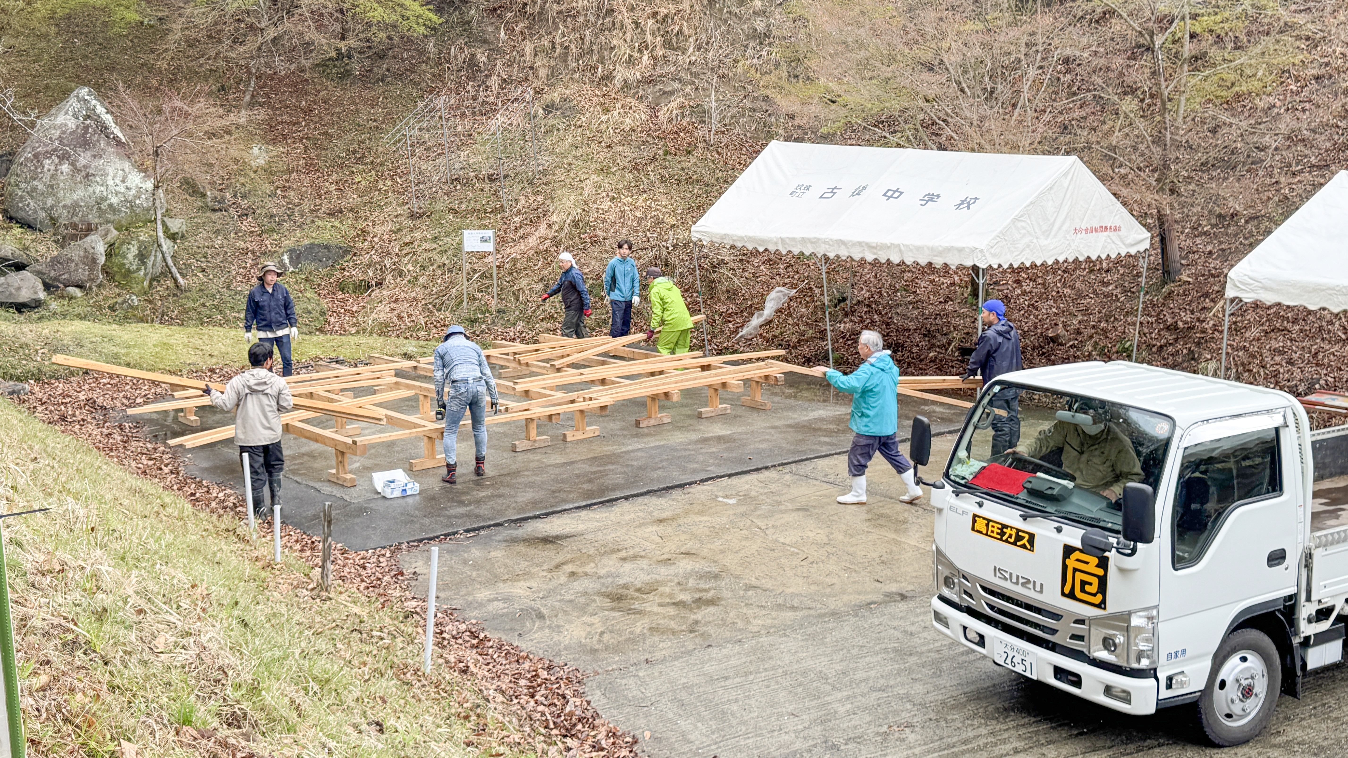 玖珠支部が「かまどヶ岩春の大祭」の準備に協力
